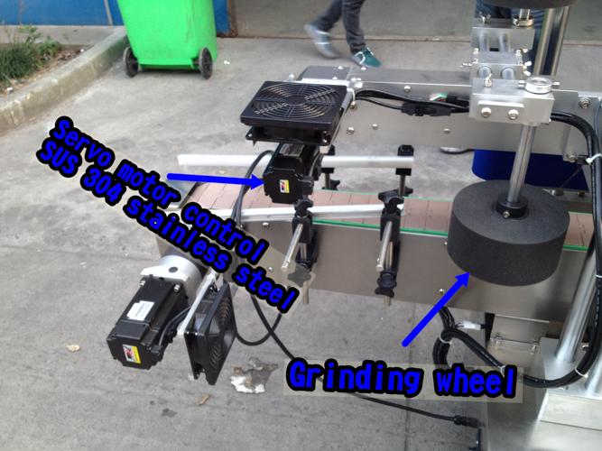 Горизонтальна машина для етикетування невеликих пляшок / автоматична машина для аплікації етикеток