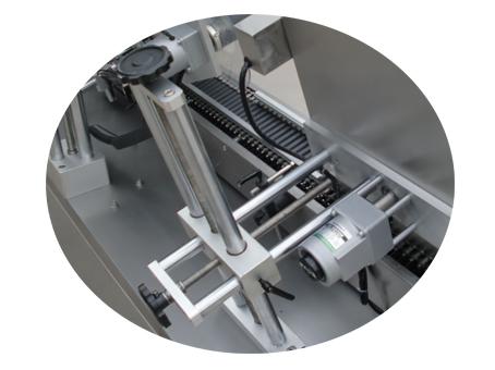 Paper tube labeling machine 500 roller lay self adhesive fabric sticker label