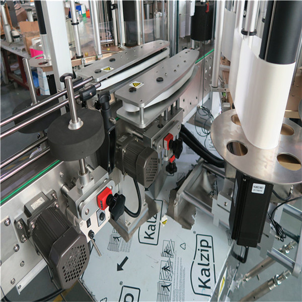 Повна автоматична машина для маркування квадратних пляшок Ємність 4000-8000 B / H