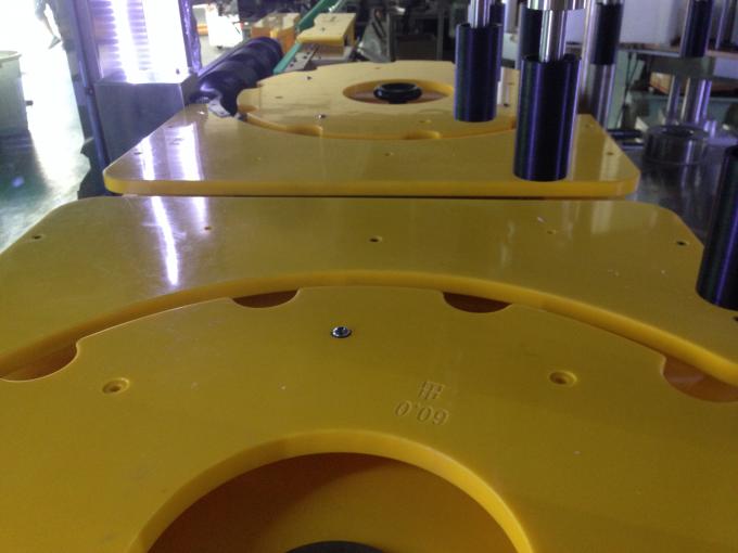 Виробнича машина для етикетування пляшок вина / пива, кругла етикетка пляшок