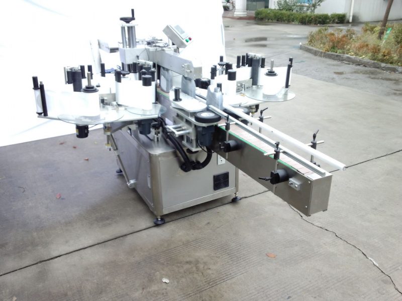 Китай Машина для маркування двосторонніх наклейок із передньою та задньою сторонами для овальної, круглої, квадратної пляшки, фіксованого постачальника